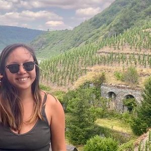 Meet your Posher, Jenn